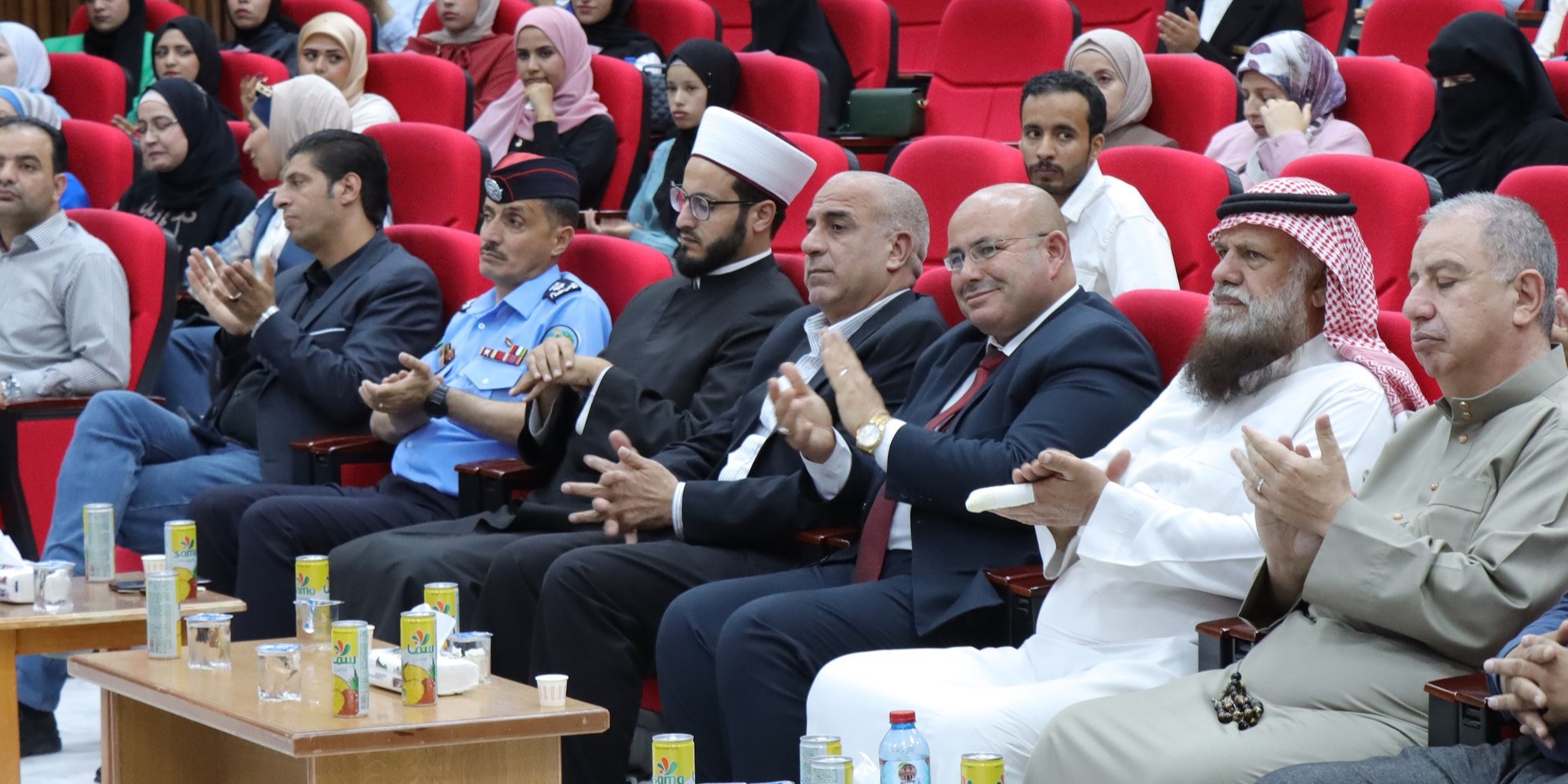  الحفل الختامي للمرحلة الأولى من برنامج “تمكين وتأهيل الشباب” في جامعة الحسين بن طلال